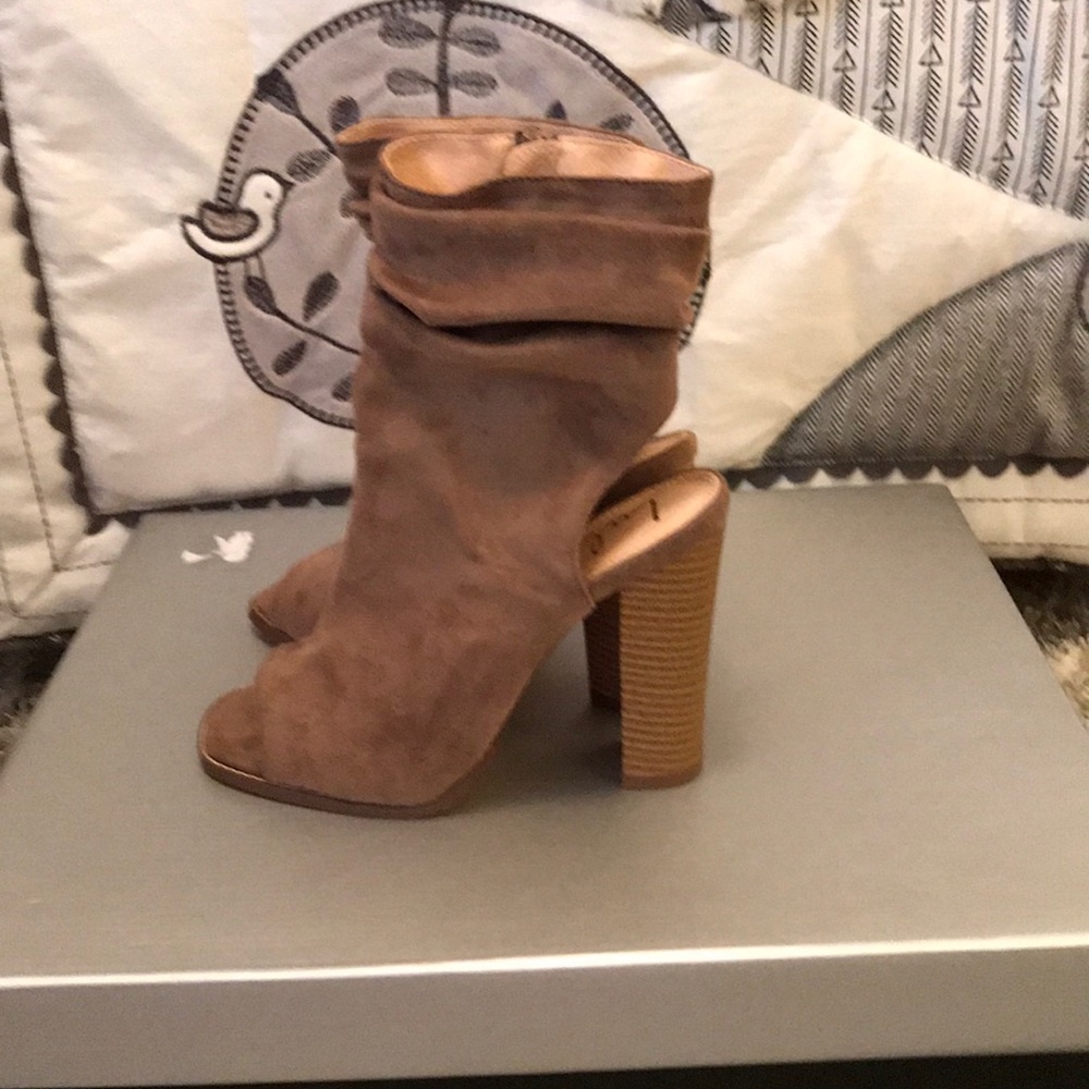 Lulus Open toe Booties